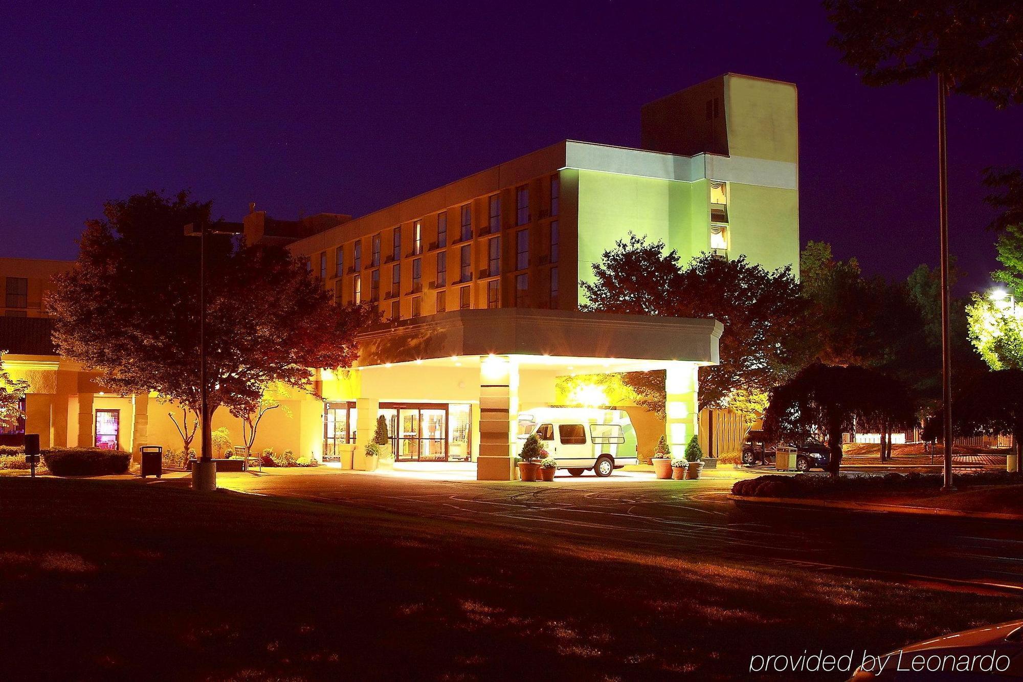 Magnuson Grand & Conference Center Somerset-Bridgewater מראה חיצוני תמונה