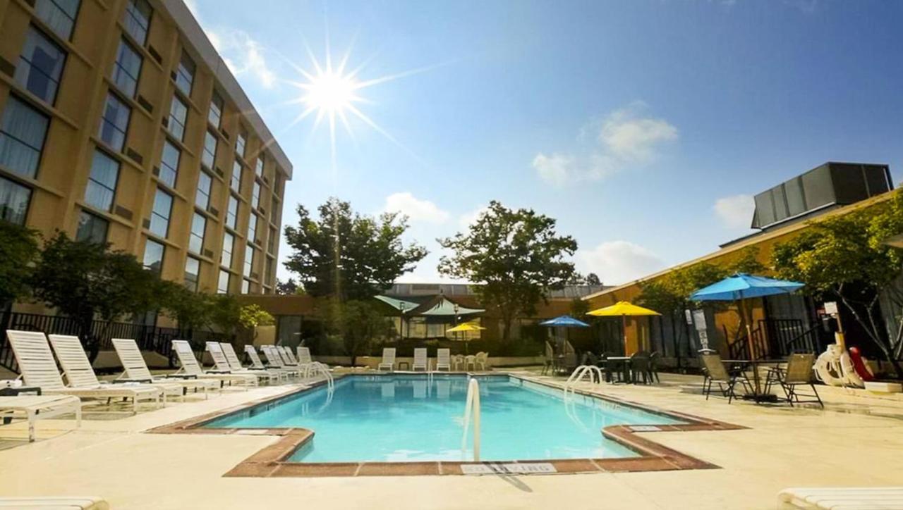 Magnuson Grand & Conference Center Somerset-Bridgewater מראה חיצוני תמונה